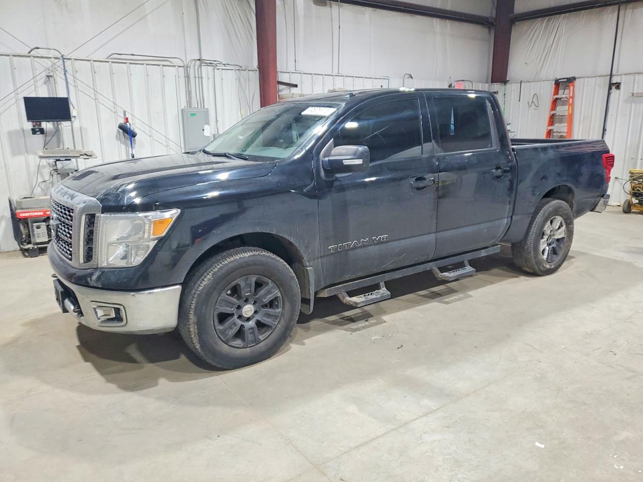 NISSAN TITAN 2018
