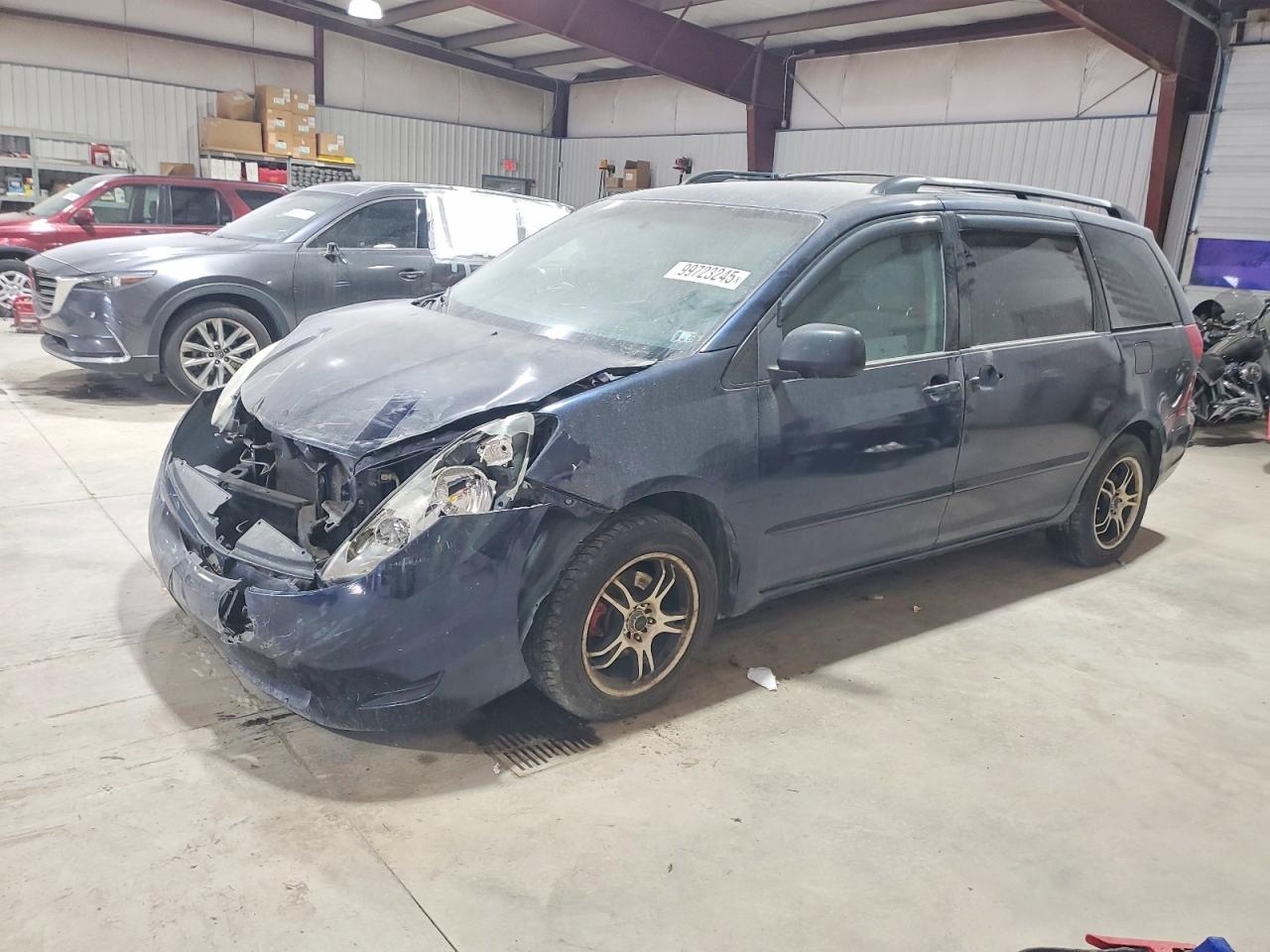 TOYOTA SIENNA CE 2006