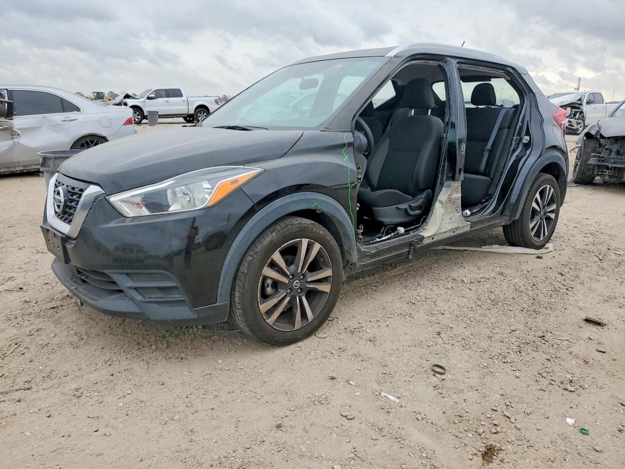 NISSAN KICKS 2020