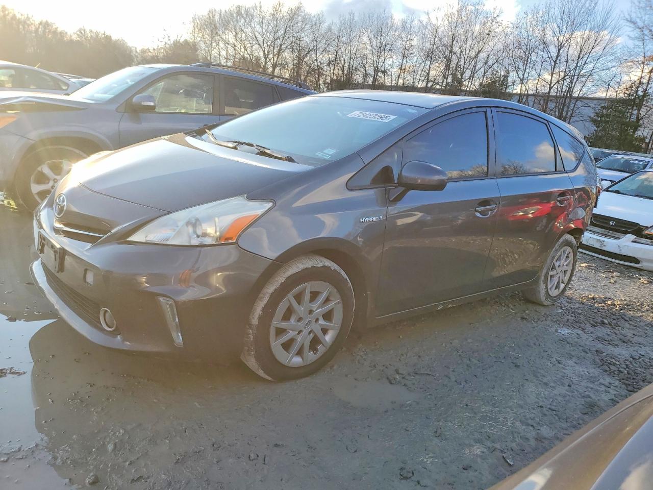 TOYOTA PRIUS V 2012