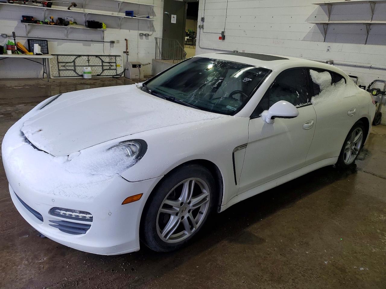 PORSCHE PANAMERA 2 2011