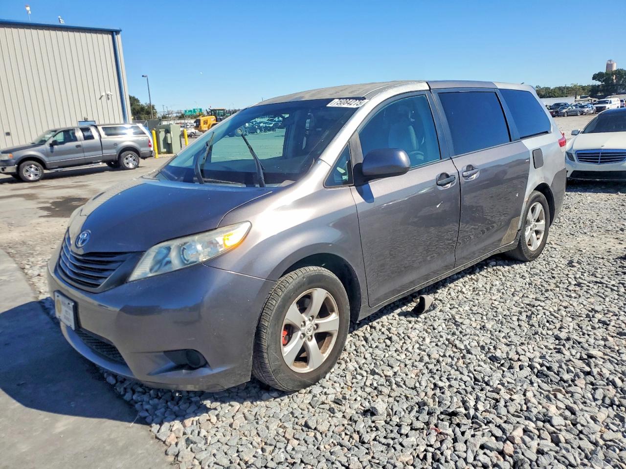 TOYOTA SIENNA 2011
