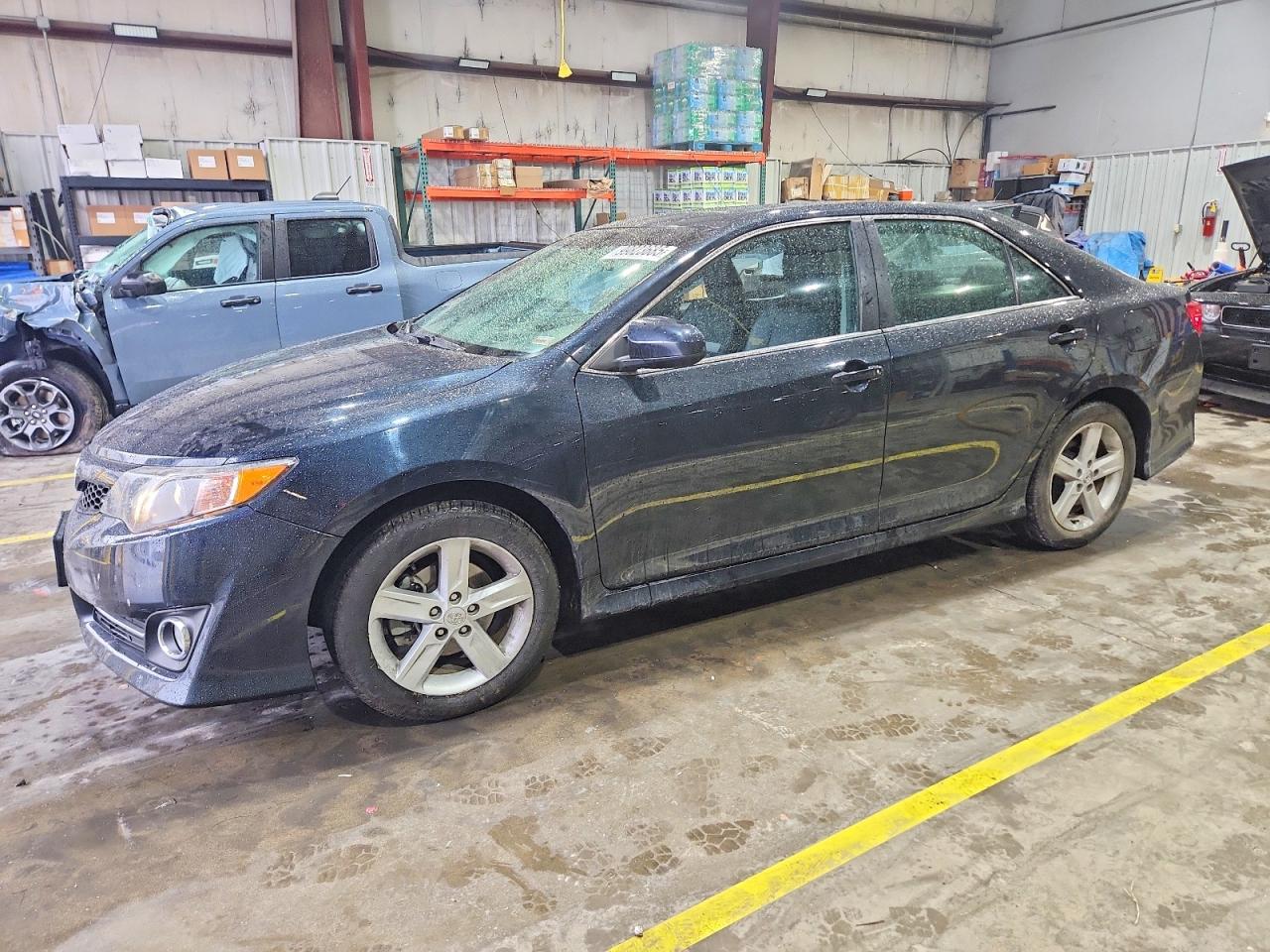 TOYOTA CAMRY 2013