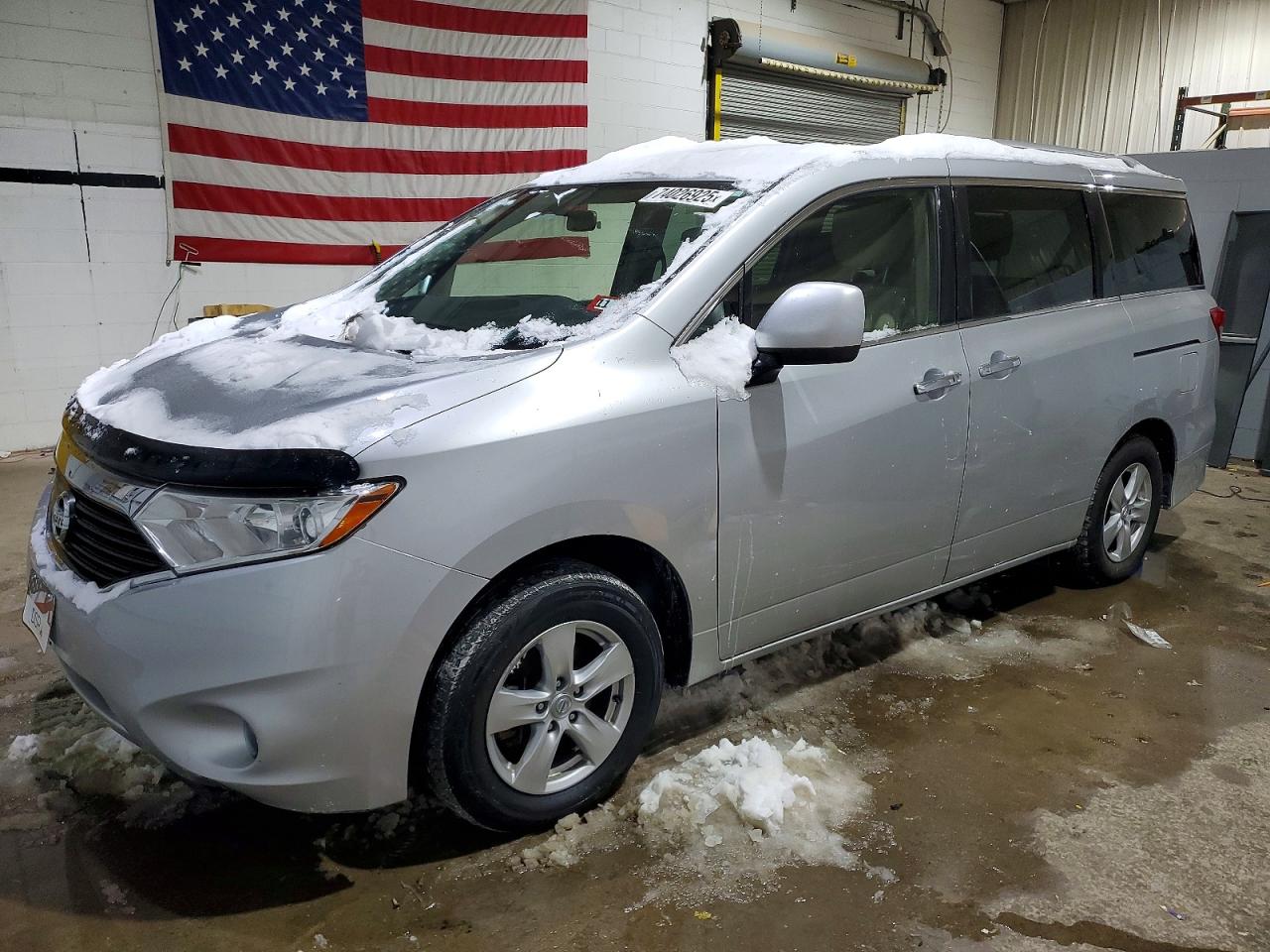 NISSAN QUEST 2017