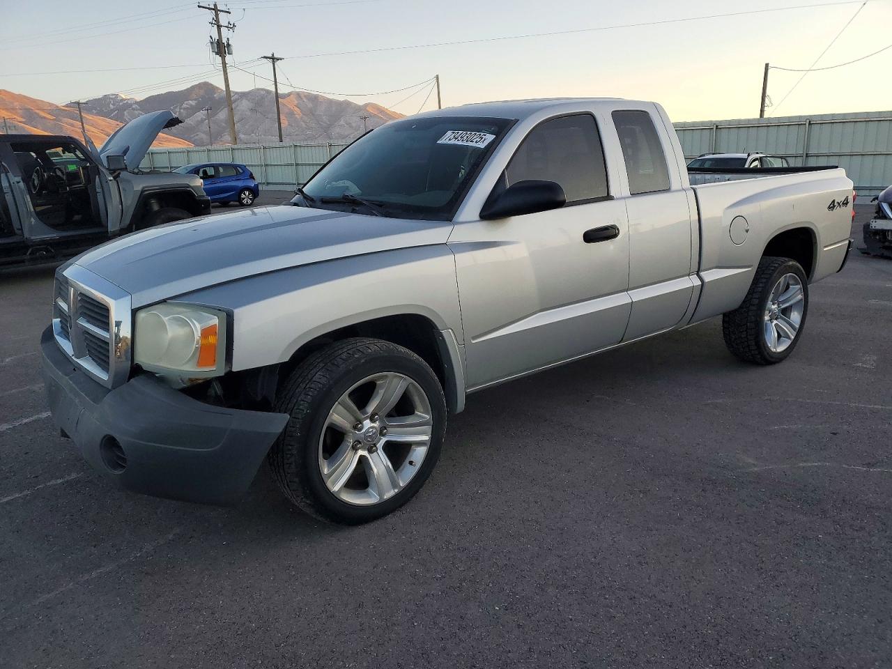 DODGE DAKOTA 2006