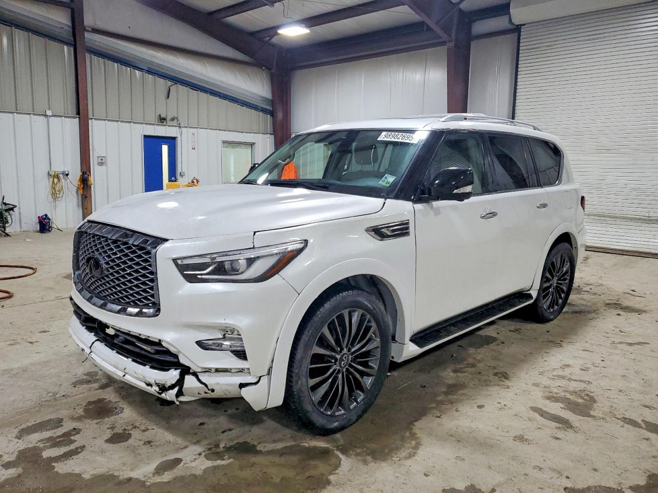 INFINITI QX80 2021