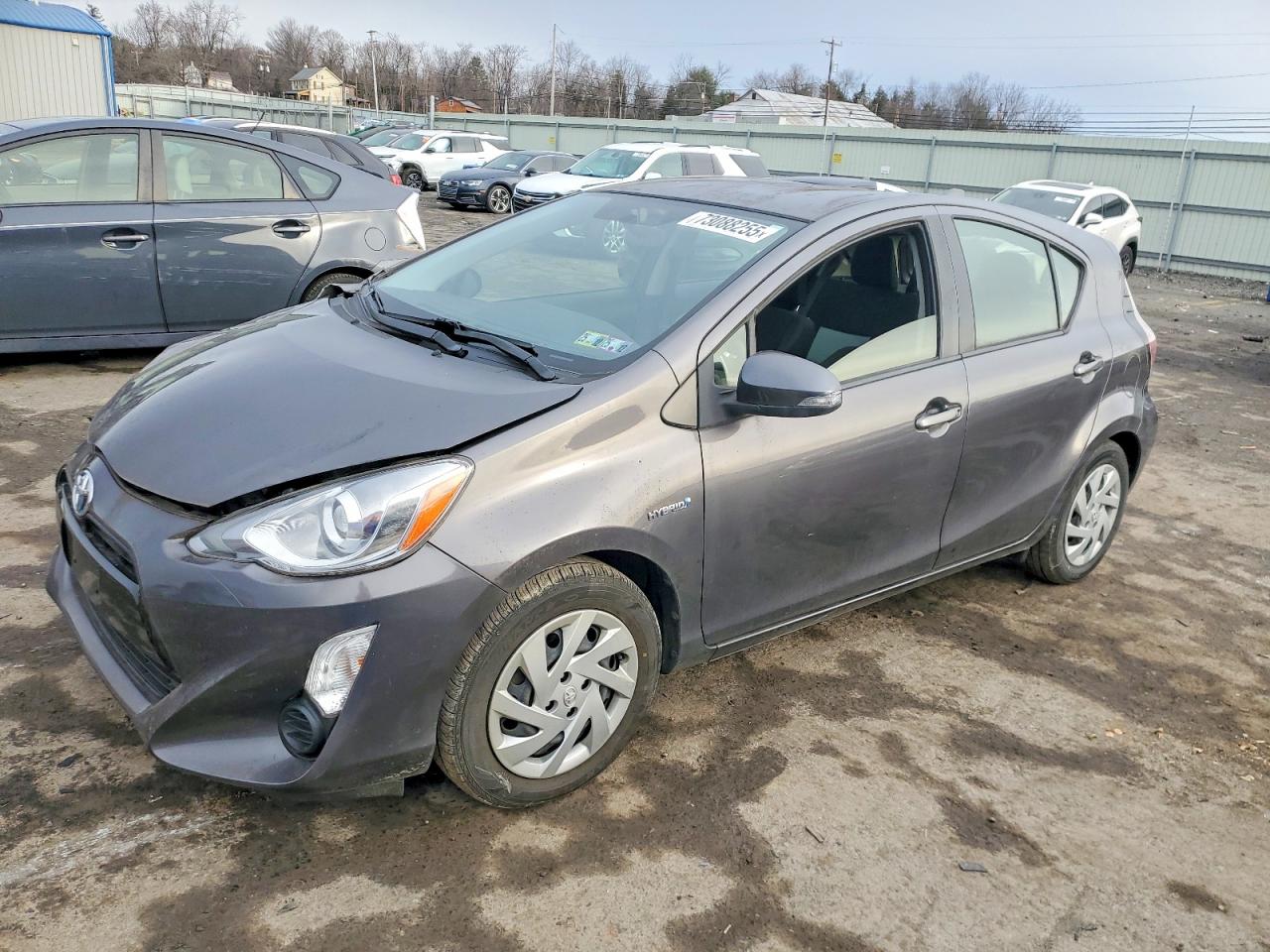 TOYOTA PRIUS C 2015