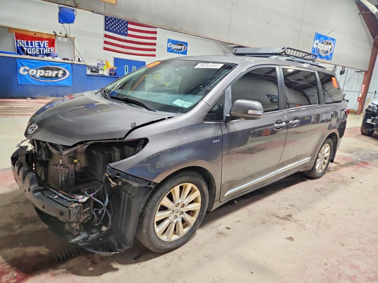 TOYOTA SIENNA 2016