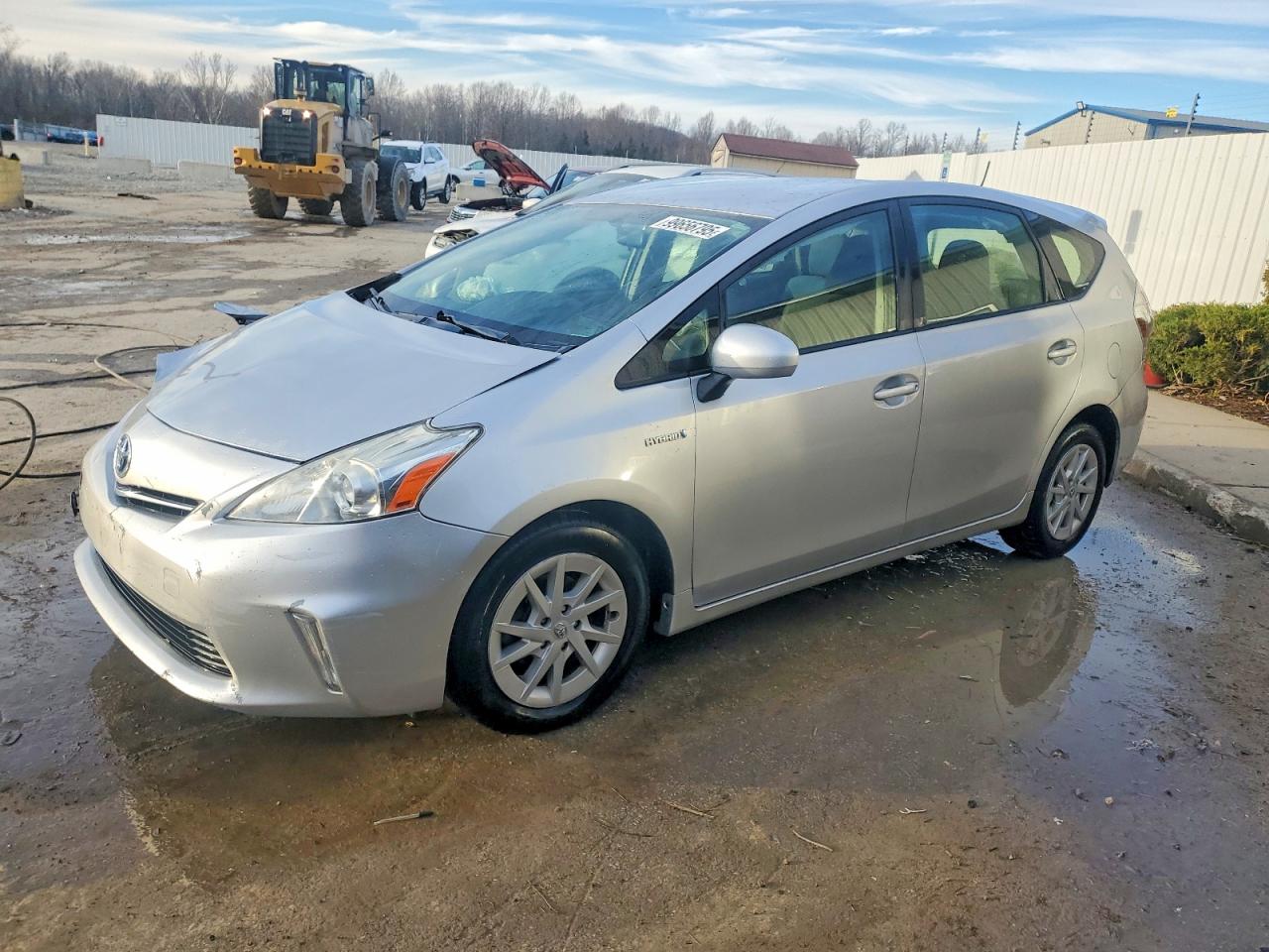 TOYOTA PRIUS V 2013
