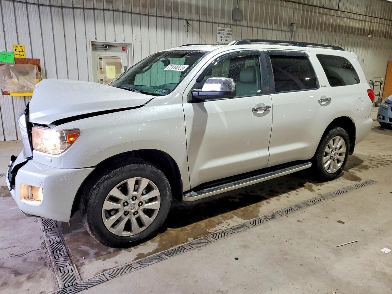 TOYOTA SEQUOIA PL 2011