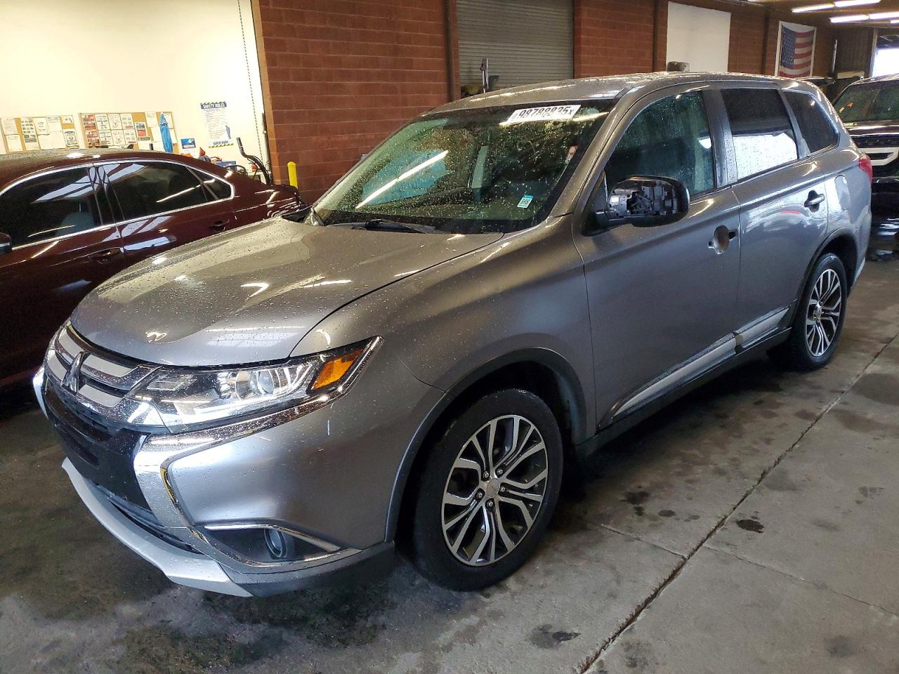MITSUBISHI OUTLANDER 2018