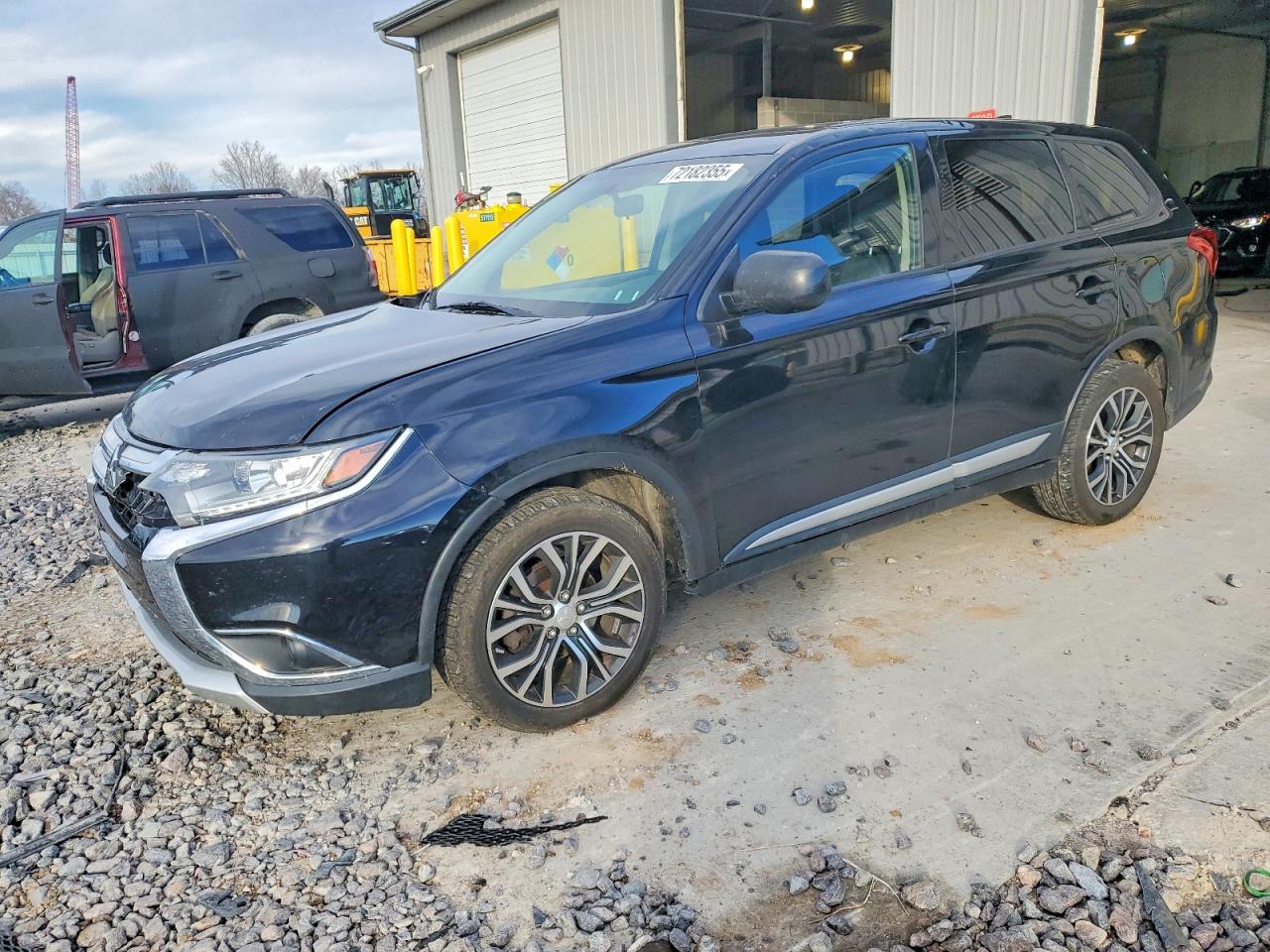MITSUBISHI OUTLANDER 2017