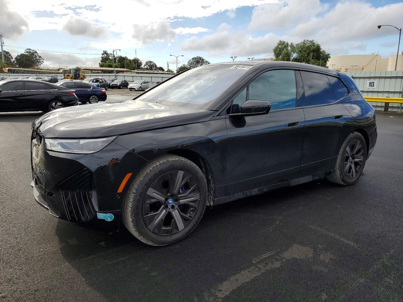 BMW IX 2025