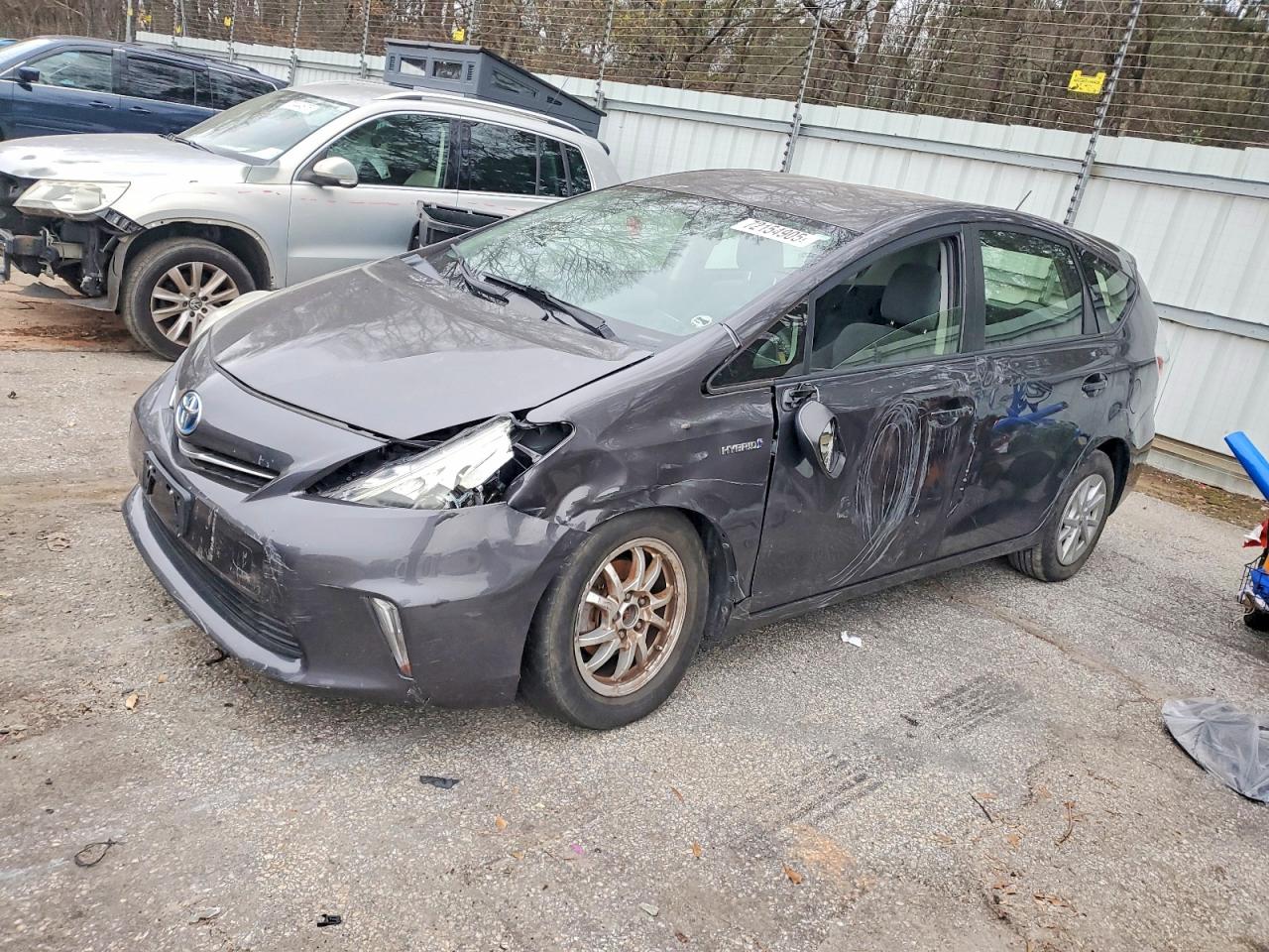 TOYOTA PRIUS V 2014