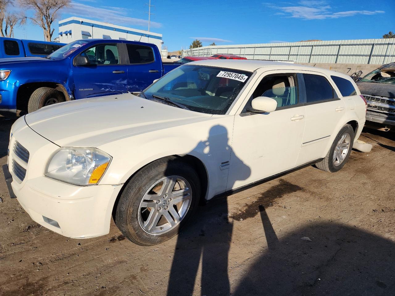 DODGE MAGNUM 2005