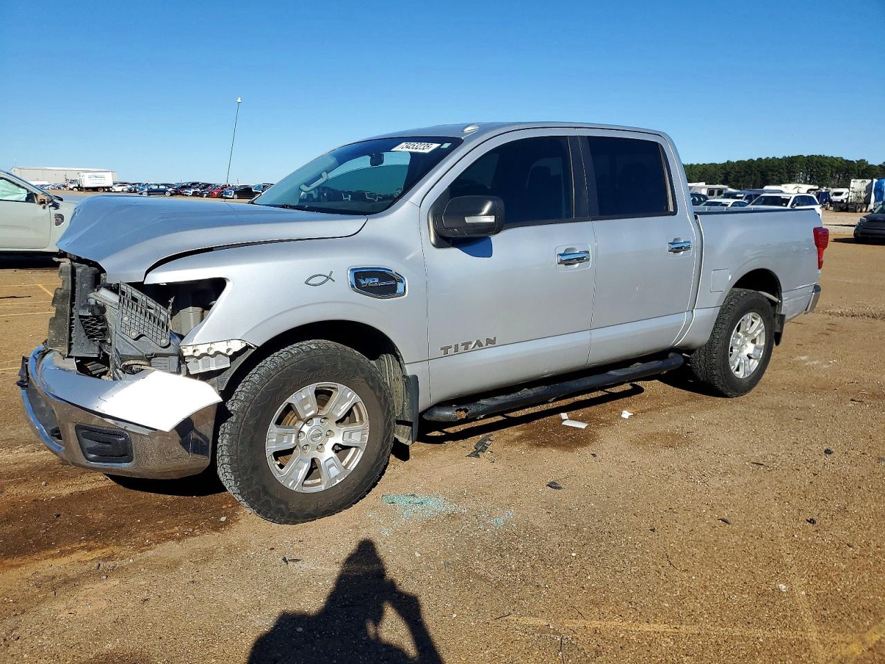 NISSAN TITAN 2017