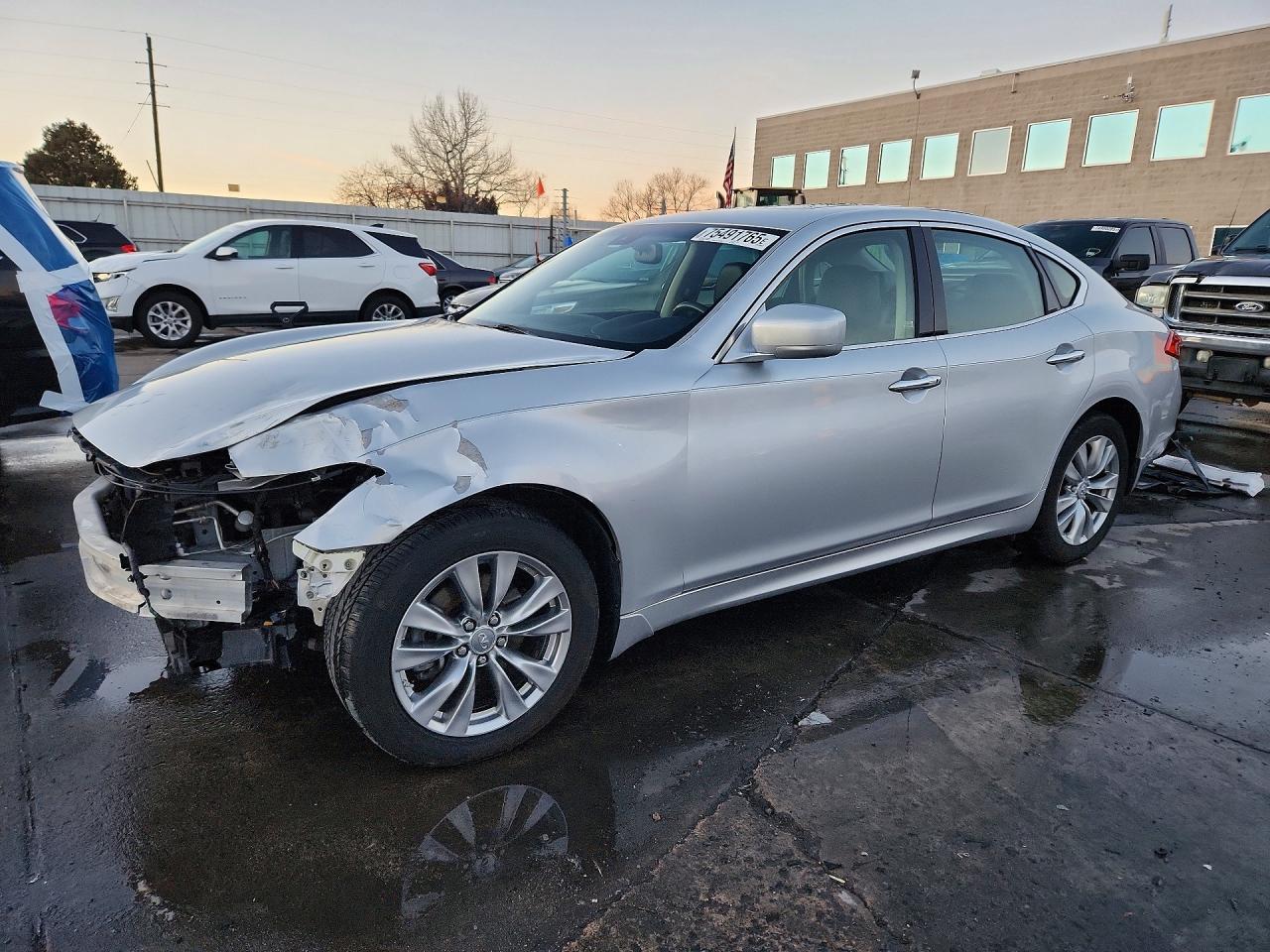INFINITI M37 2012