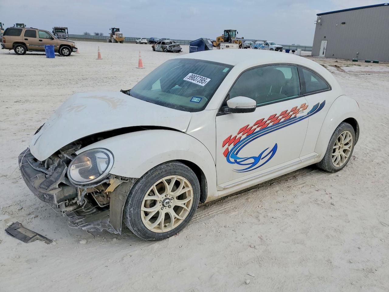 VOLKSWAGEN BEETLE 2013