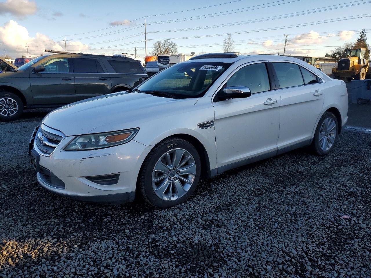FORD TAURUS 2011