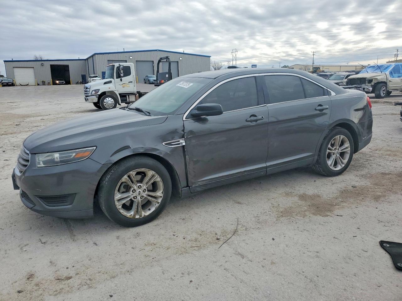 FORD TAURUS 2015
