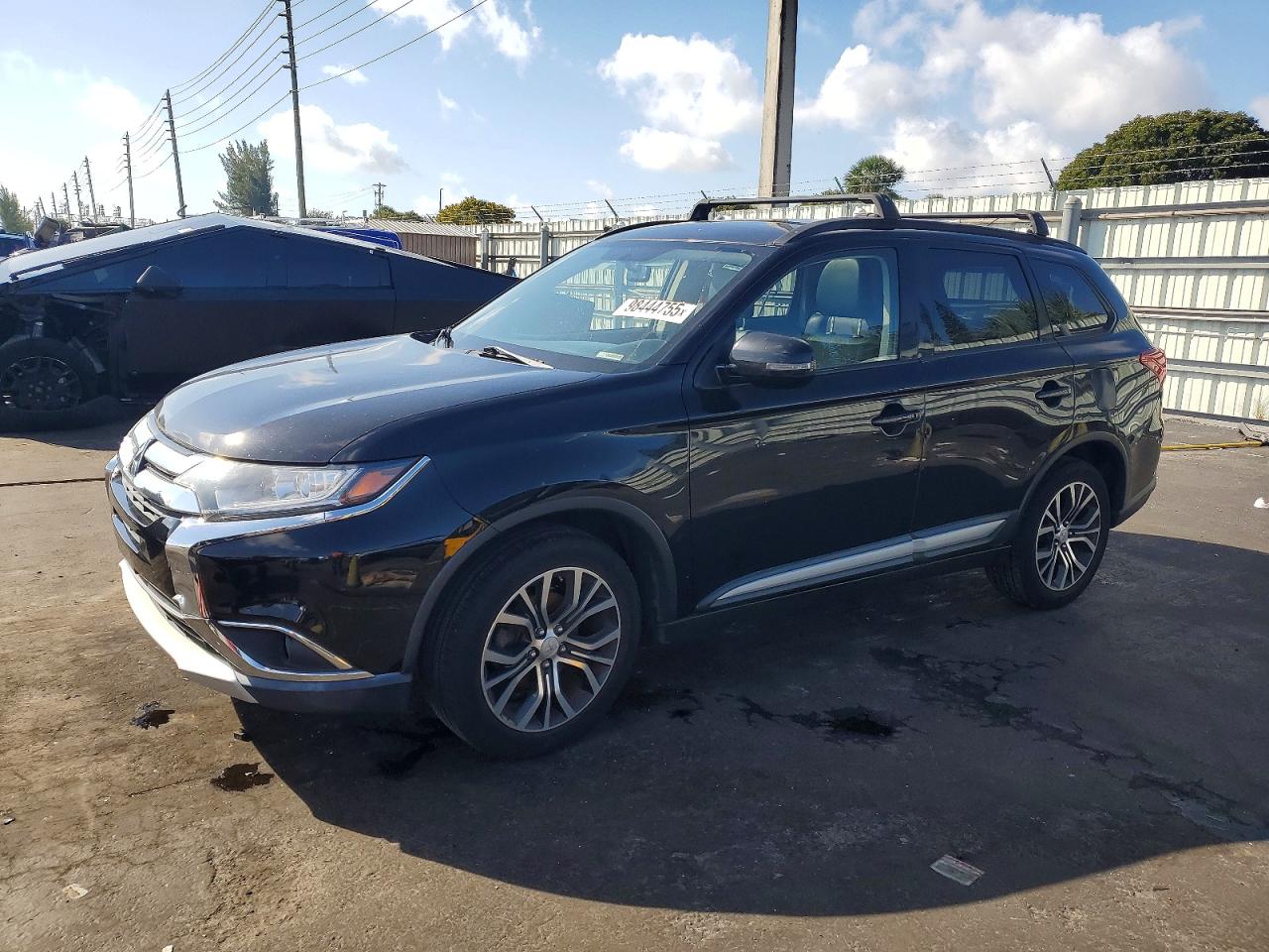MITSUBISHI OUTLANDER 2016