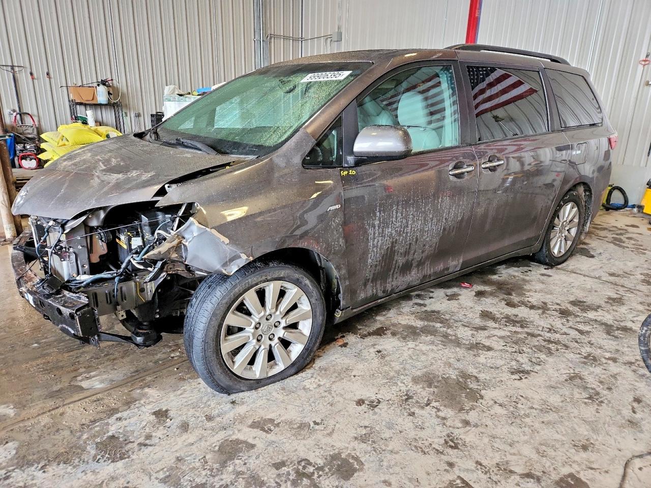 TOYOTA SIENNA 2016
