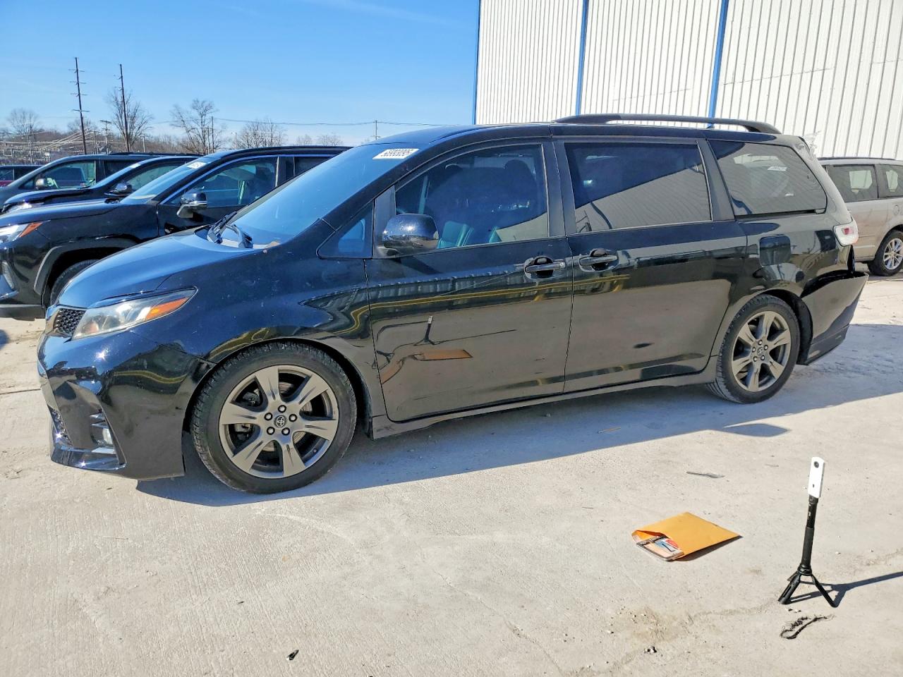 TOYOTA SIENNA 2019