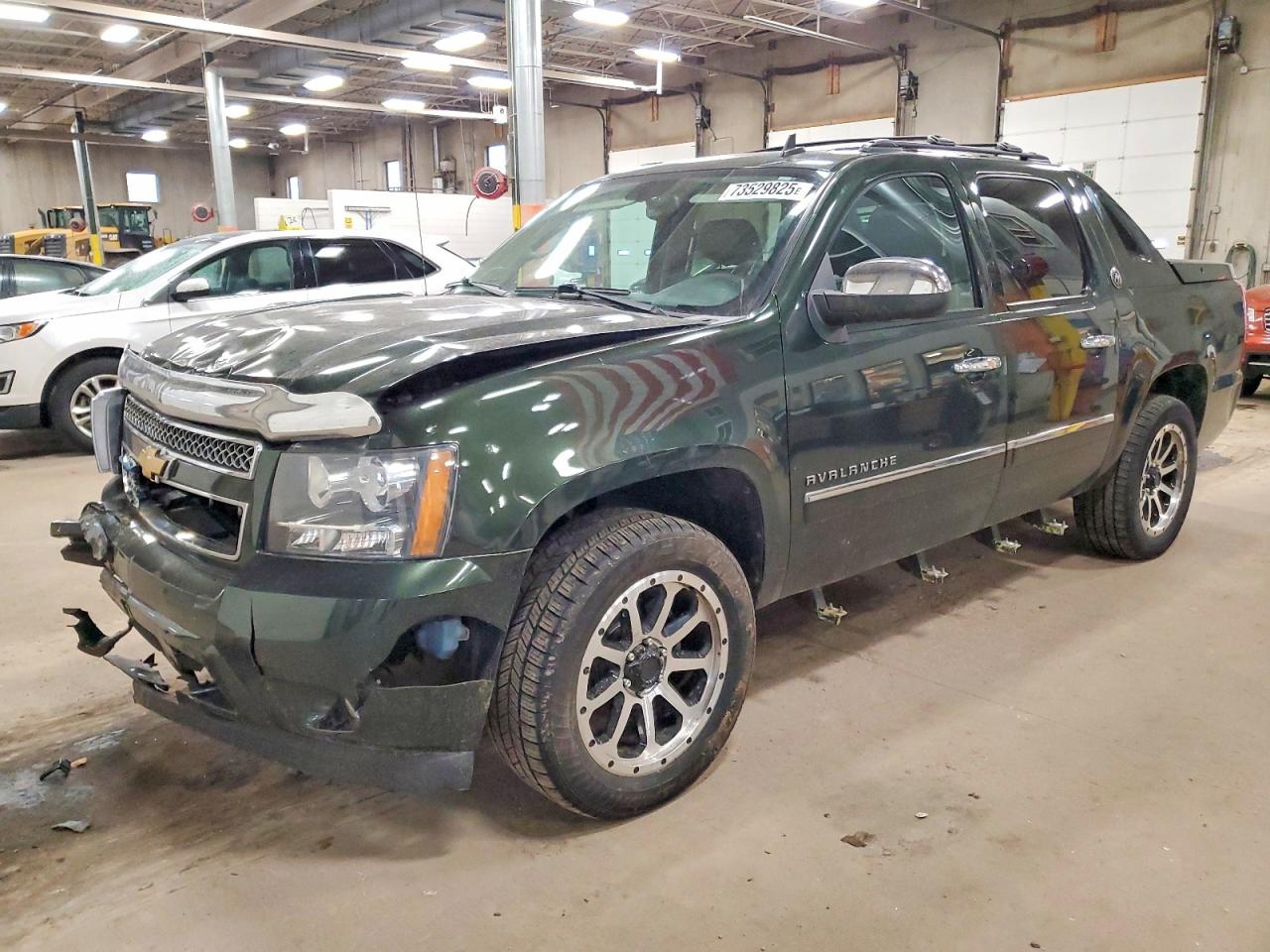 CHEVROLET AVALANCHE 2013