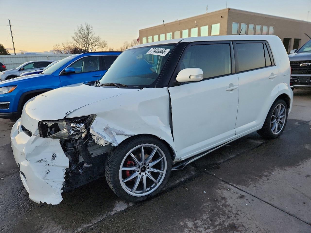 SCION XB 2012