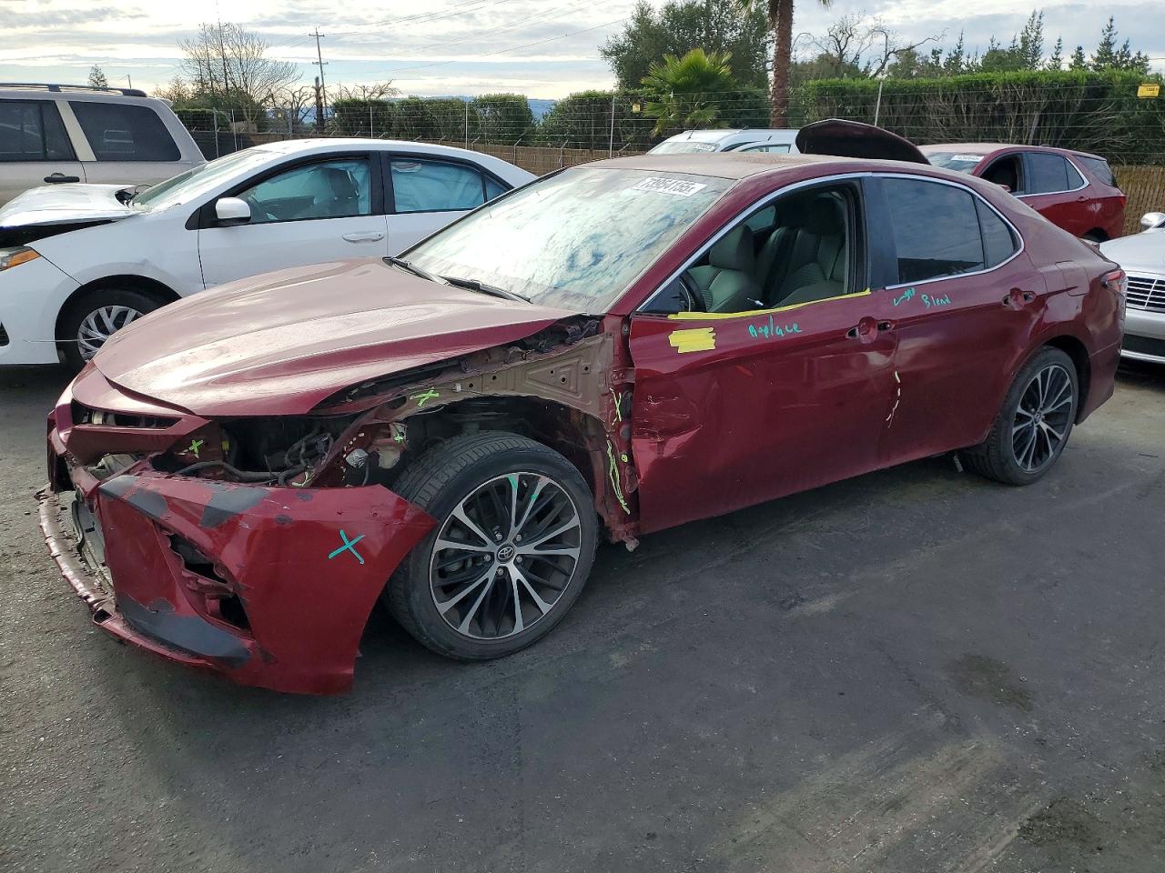 TOYOTA CAMRY 2018