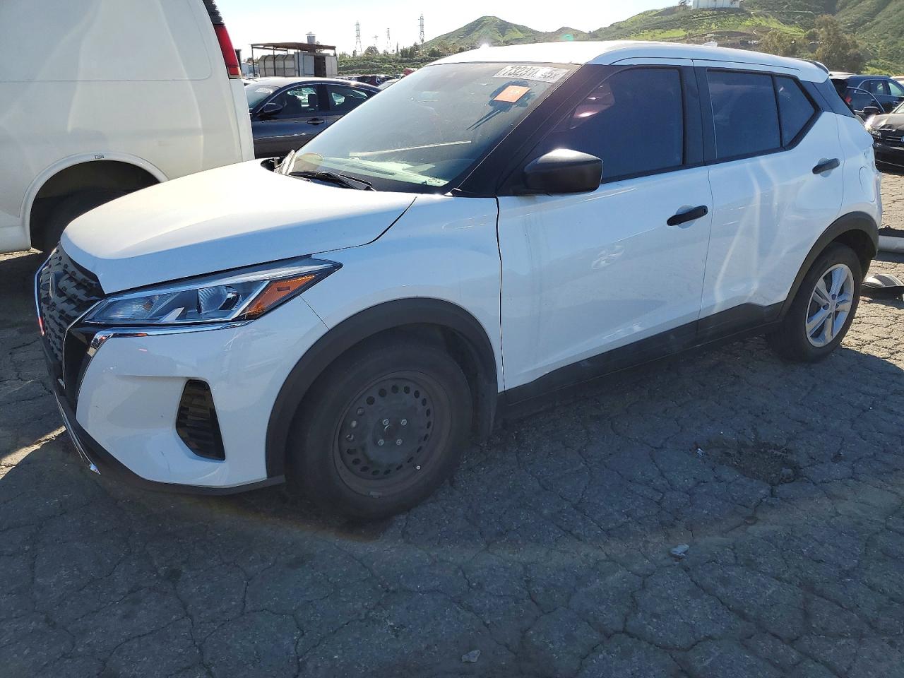 NISSAN KICKS 2023