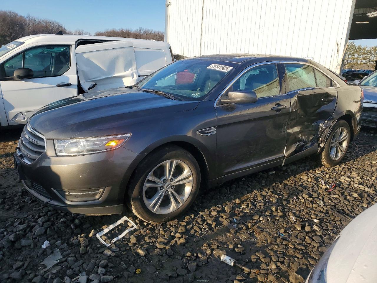 FORD TAURUS 2018