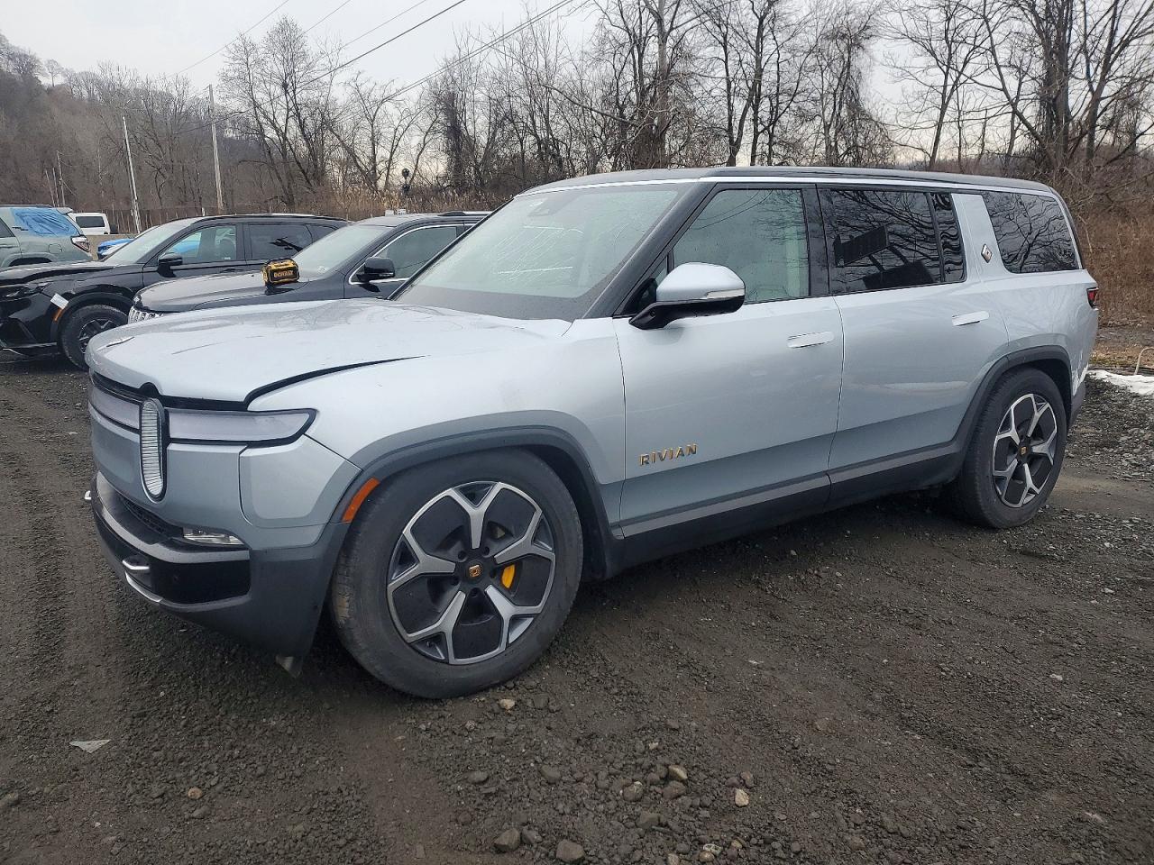 RIVIAN R1S 2023