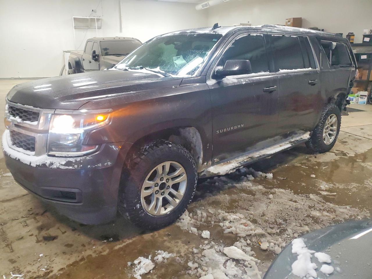 CHEVROLET SUBURBAN 2015