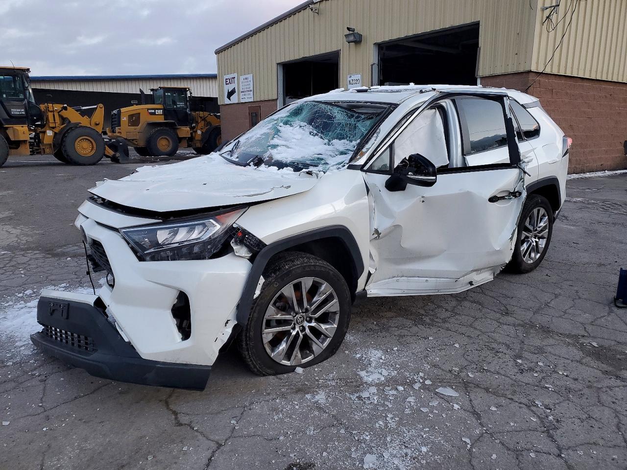 TOYOTA RAV4 XLE P 2021