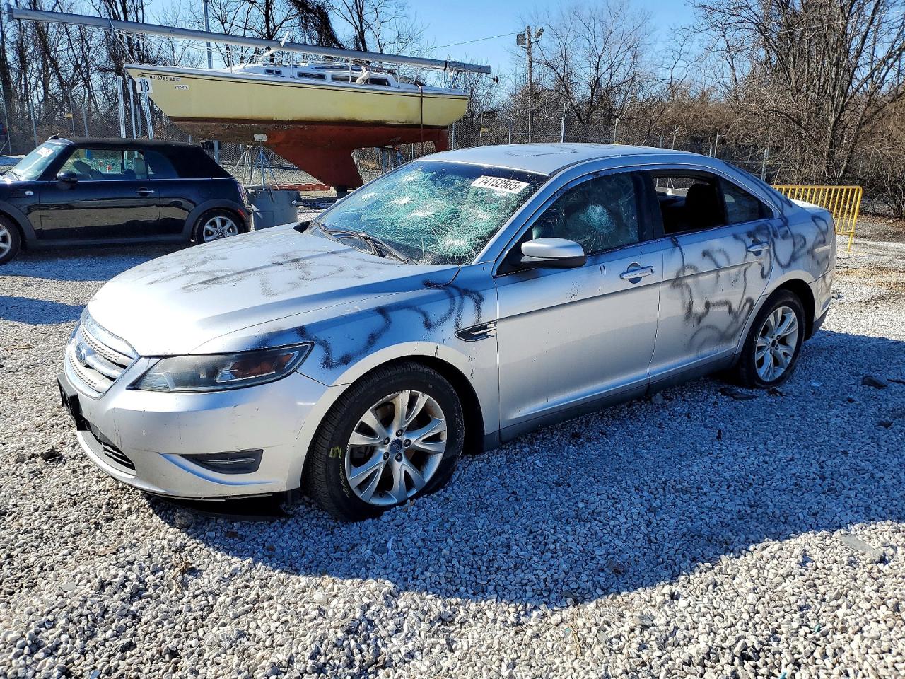 FORD TAURUS 2010