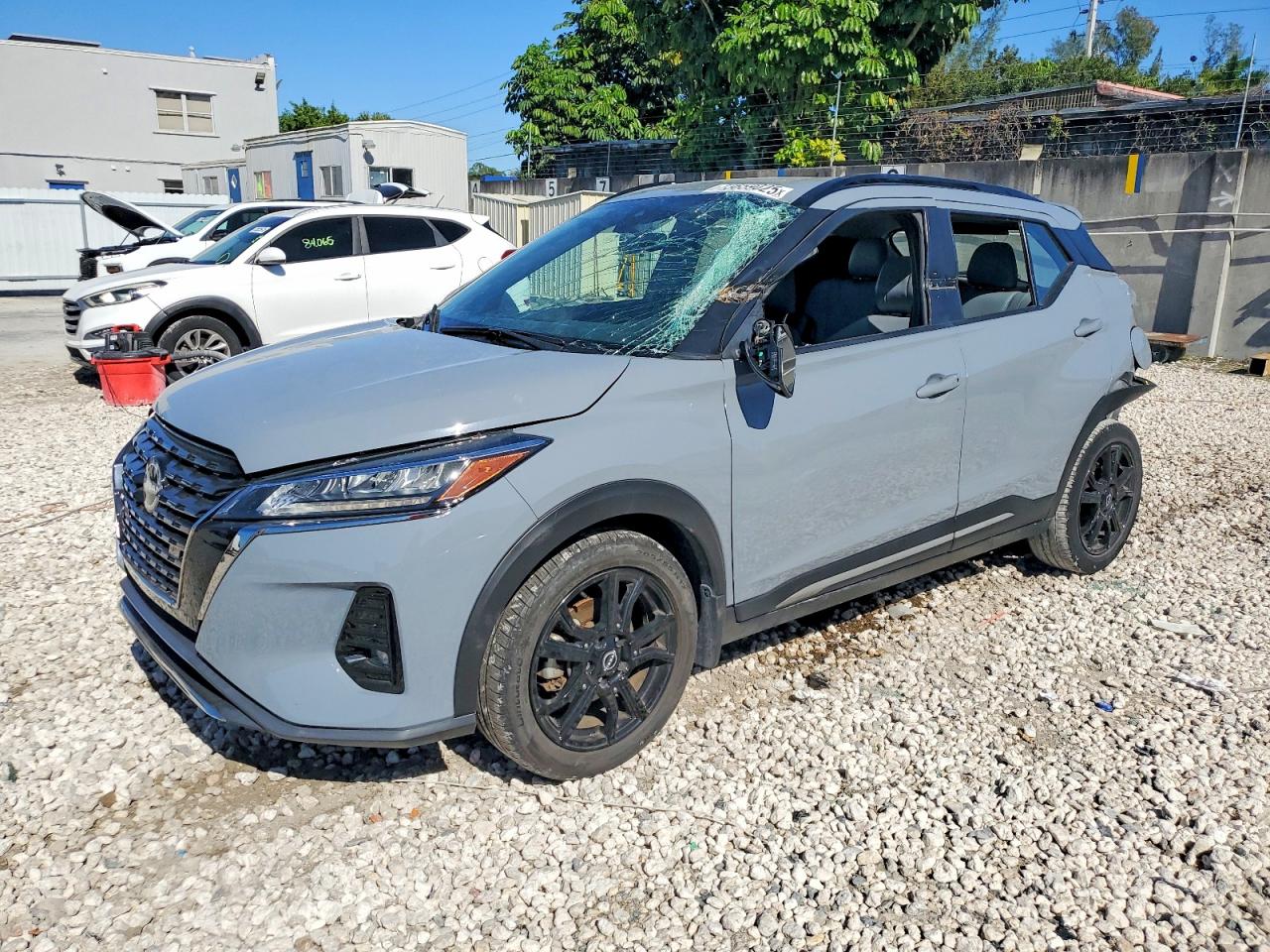 NISSAN KICKS 2022