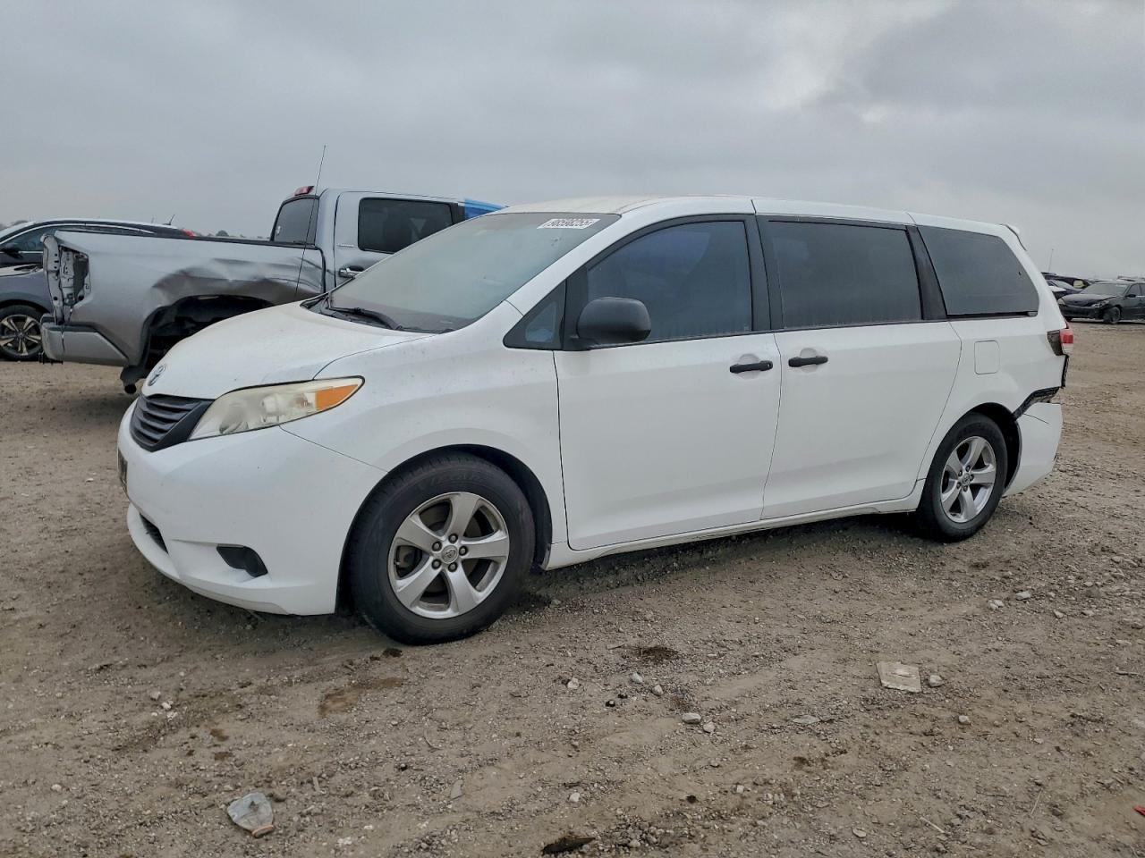 TOYOTA SIENNA 2013
