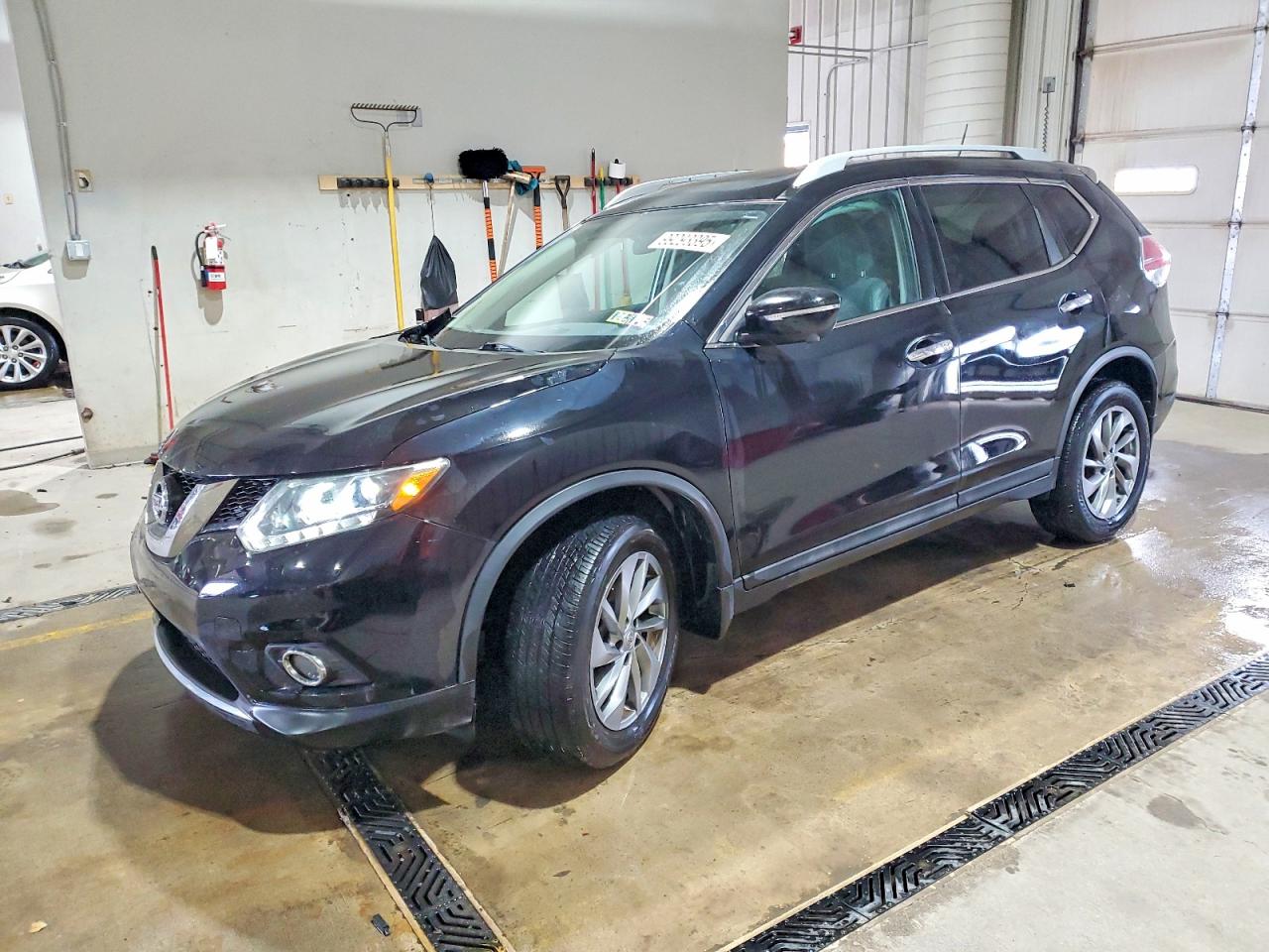 NISSAN ROGUE 2015