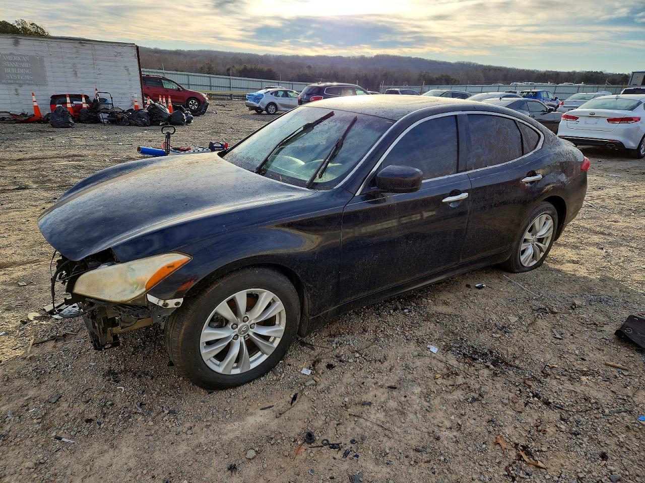INFINITI M37 2011