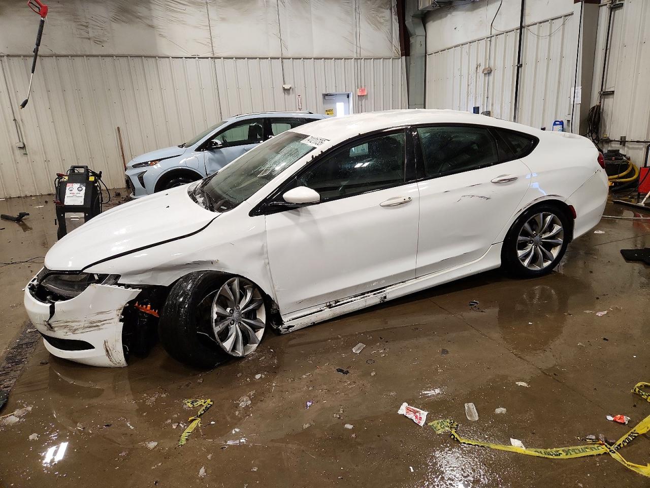 CHRYSLER 200 2015