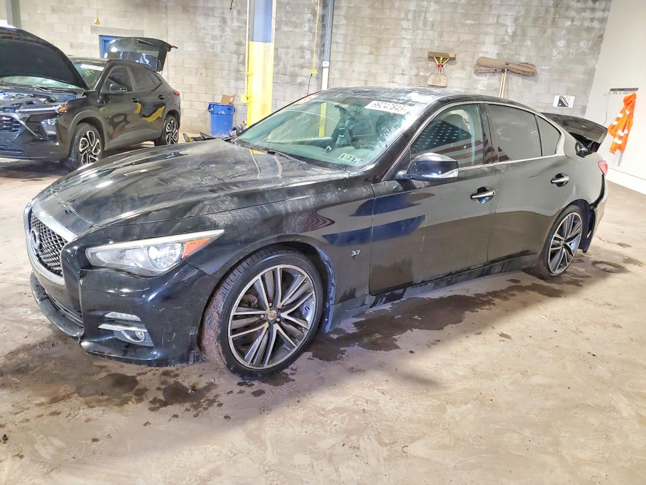 INFINITI Q50 BASE 2015