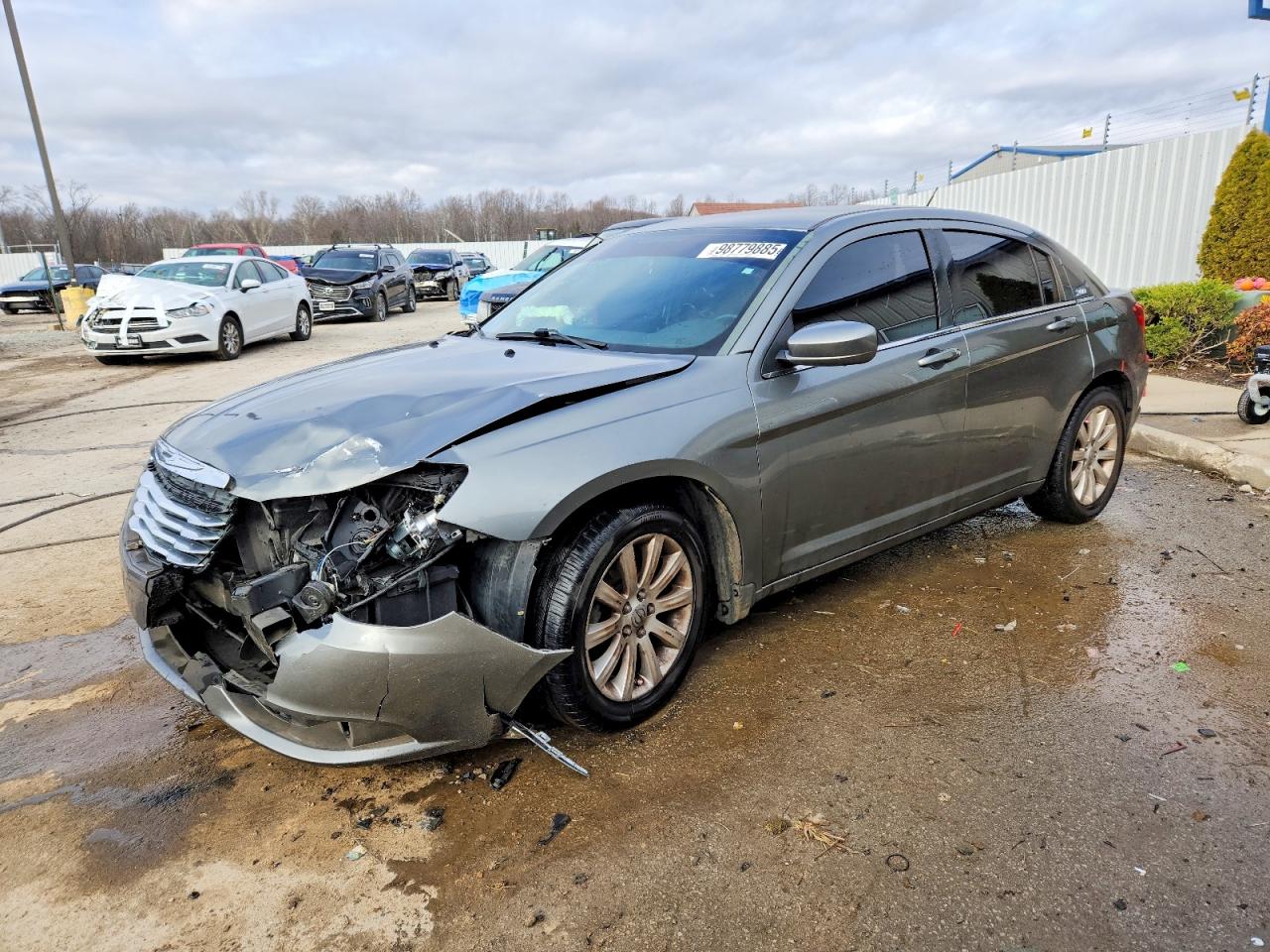 CHRYSLER 200 2013