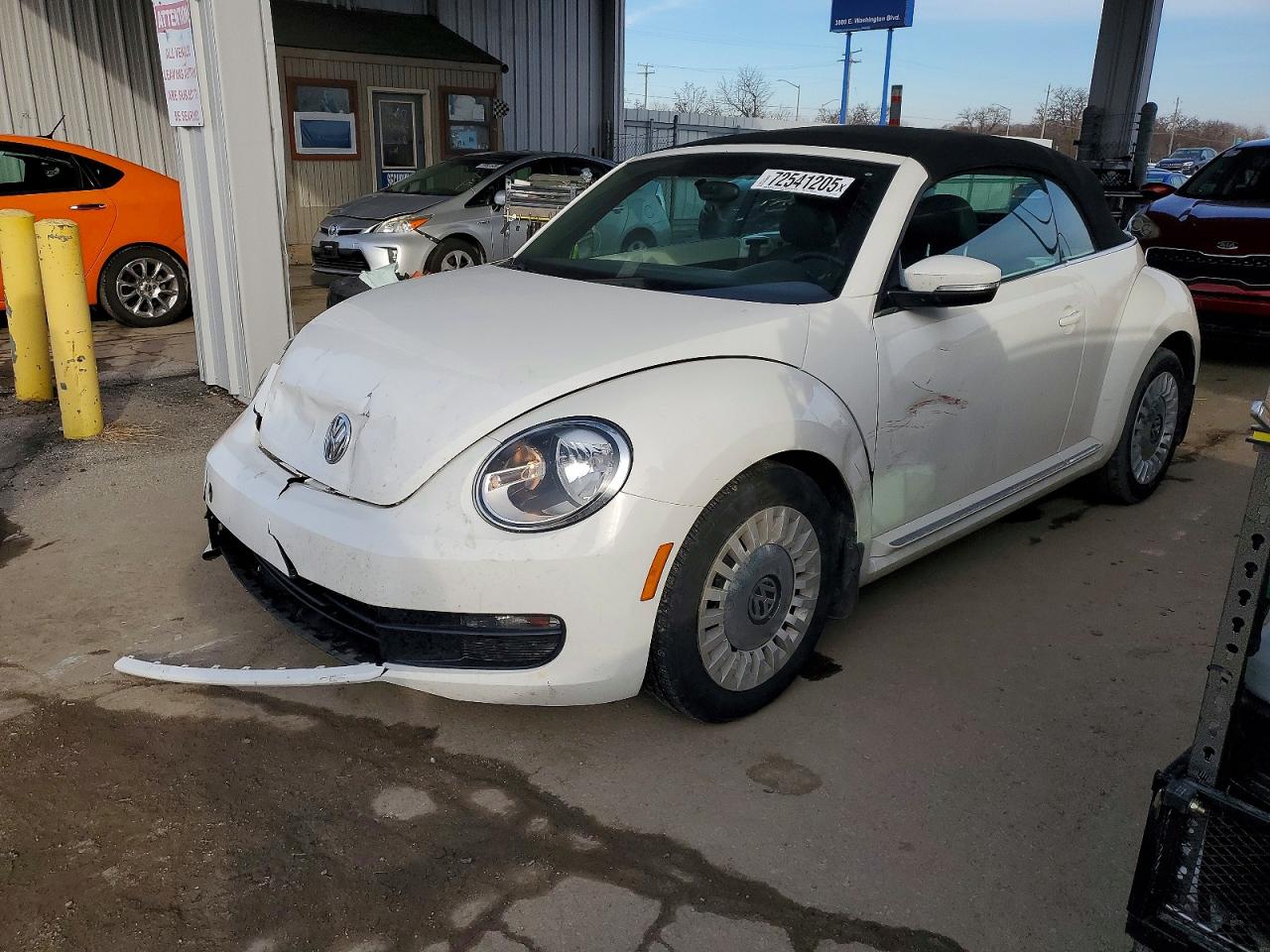 VOLKSWAGEN BEETLE 2013