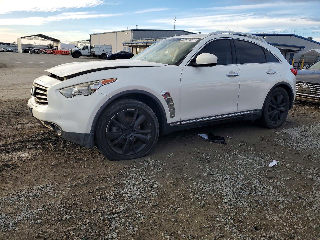INFINITI FX35 2012