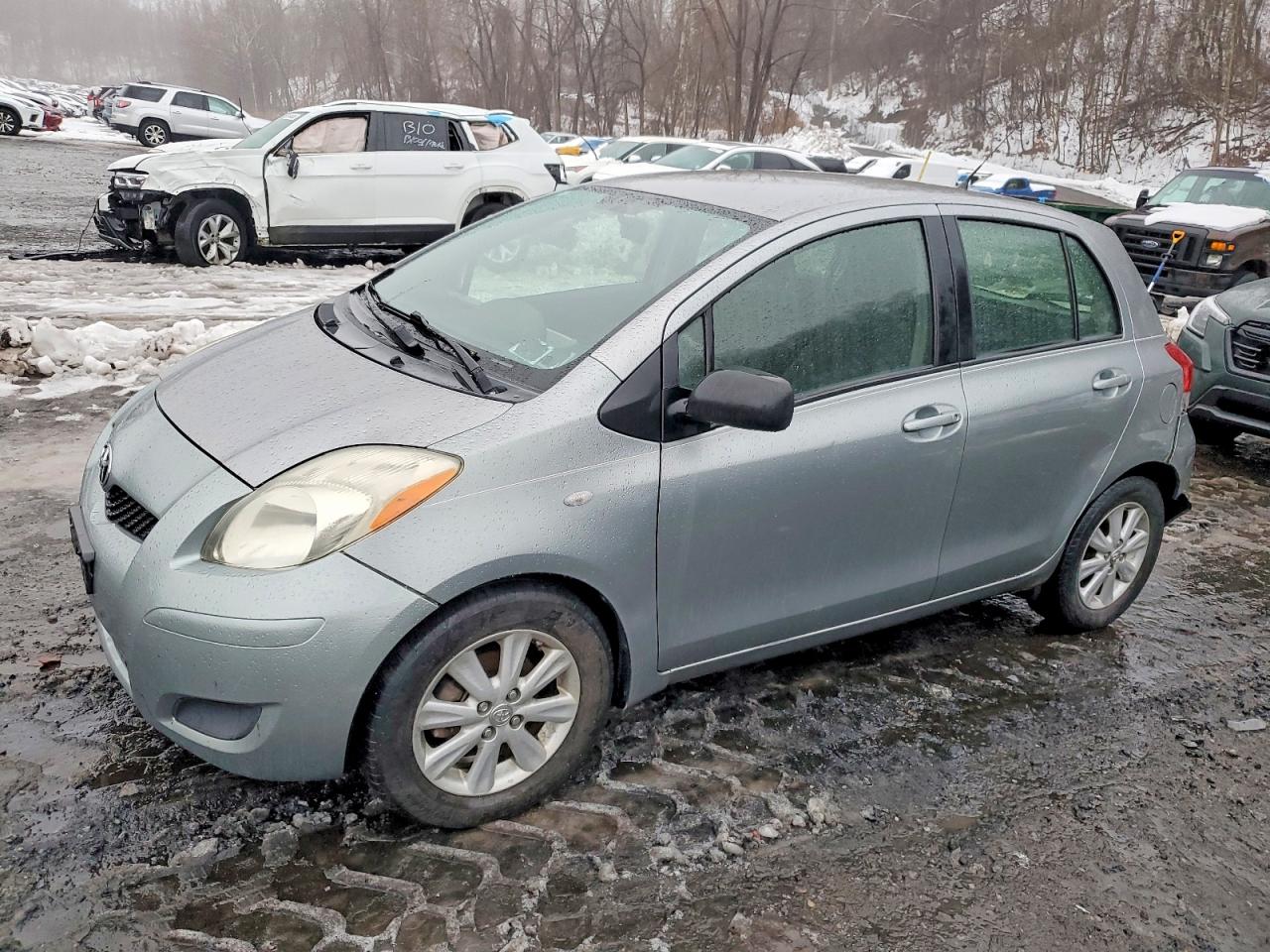 TOYOTA YARIS 2011