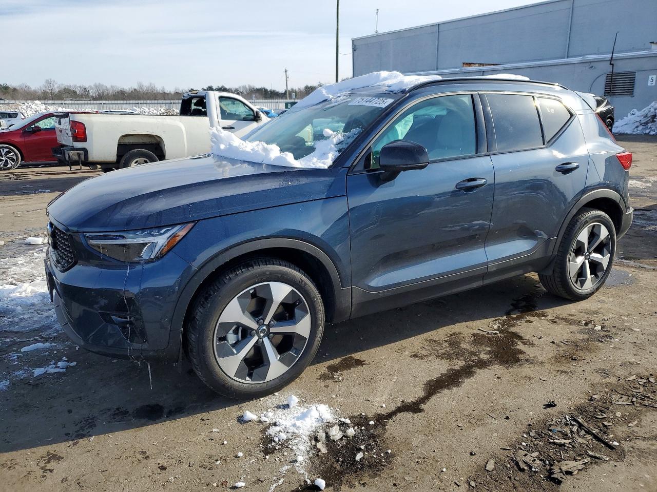 VOLVO XC40 2026