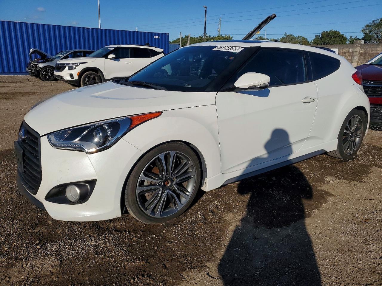 HYUNDAI VELOSTER 2016