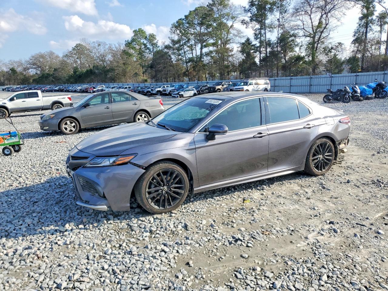 TOYOTA CAMRY 2021