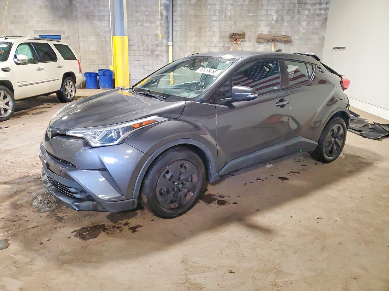 TOYOTA C-HR XLE 2019